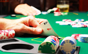 Comment le poker peut vous aider à mieux travailler